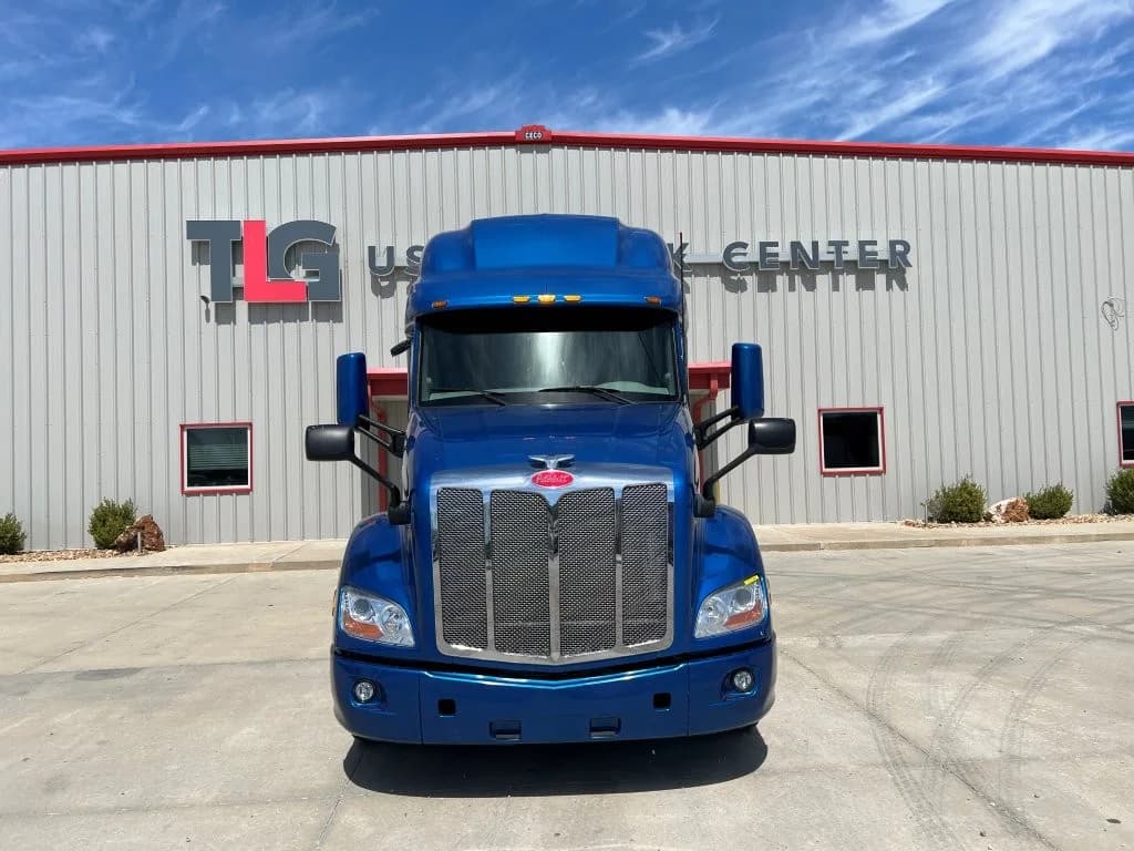 2022 Peterbilt 579 in Springfield, MO — photo 3