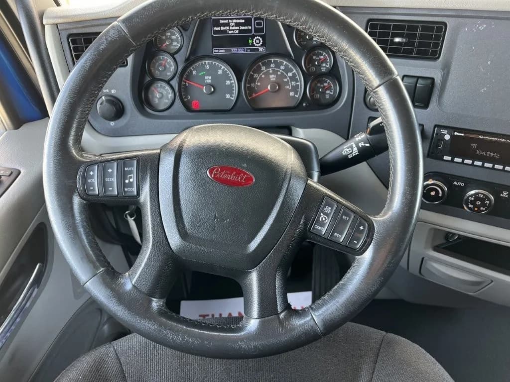 2022 Peterbilt 579 in Springfield, MO — photo 11