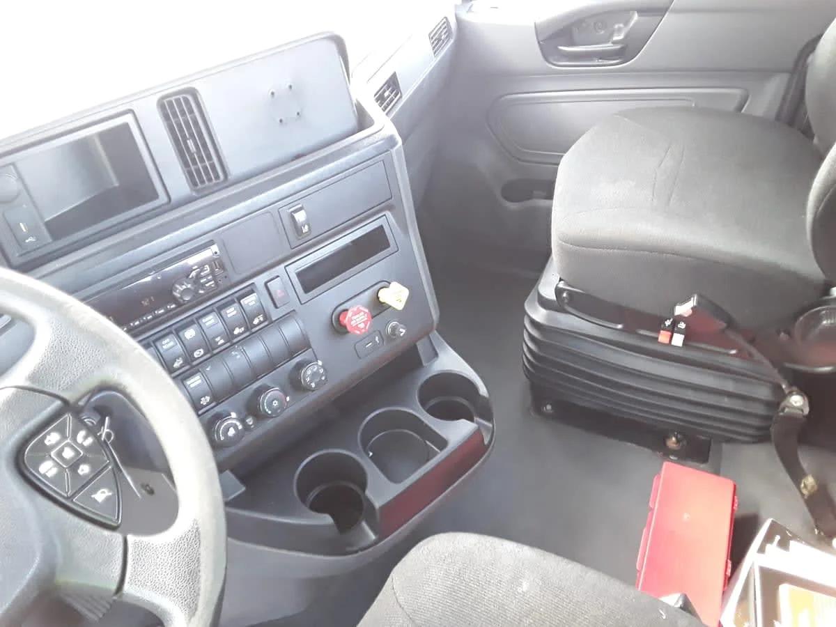 2020 International LT in Hilliard, OH — photo 7