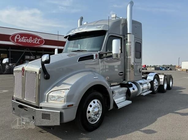 2022 Kenworth T880