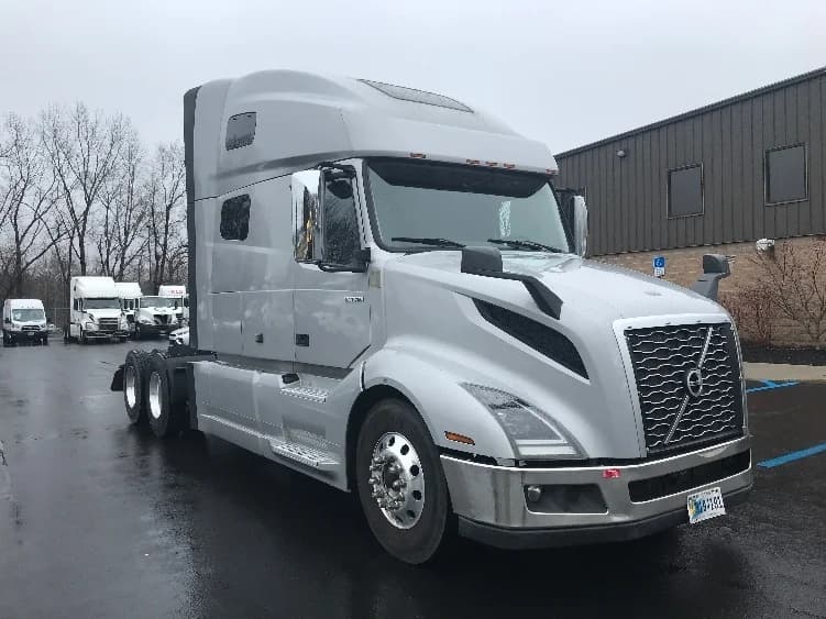 2022 Volvo VNL 760 in Bensalem, PA