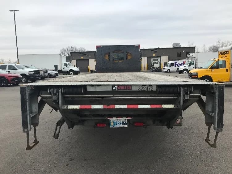 2019 Hino 268 in Indianapolis, IN — photo 8