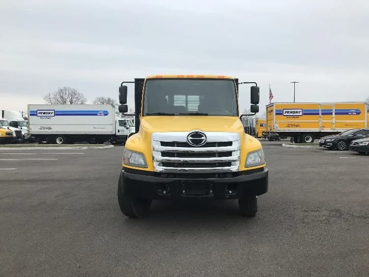 2019 Hino 268 in Indianapolis, IN — photo 2