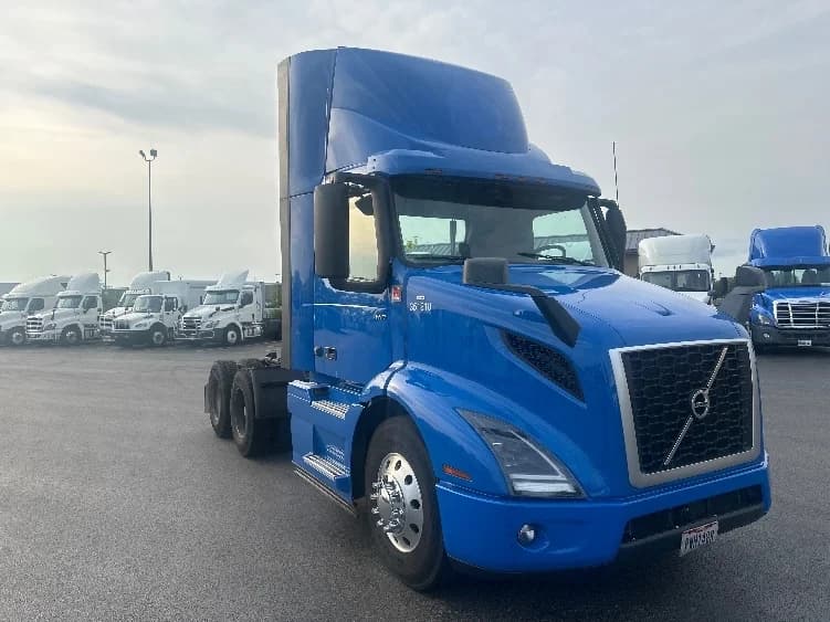 2020 Volvo VNR 640