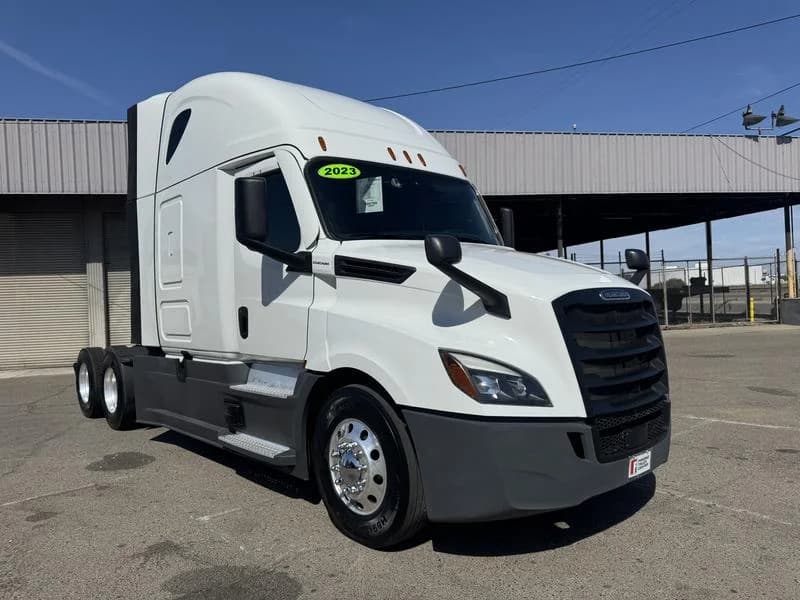 2023 Freightliner Cascadia in Sacramento