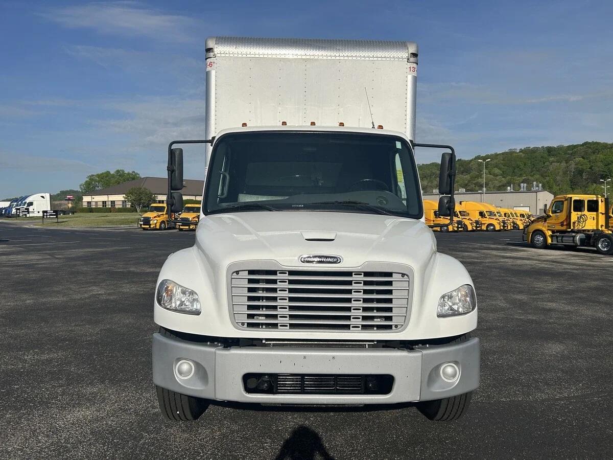 2023 Freightliner M2 106 — photo 8