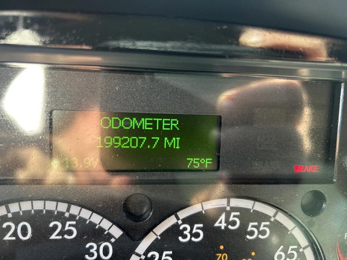 2023 Freightliner M2 106 — photo 13