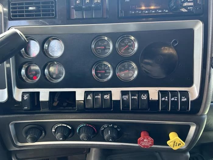 2019 Kenworth T800 — photo 15