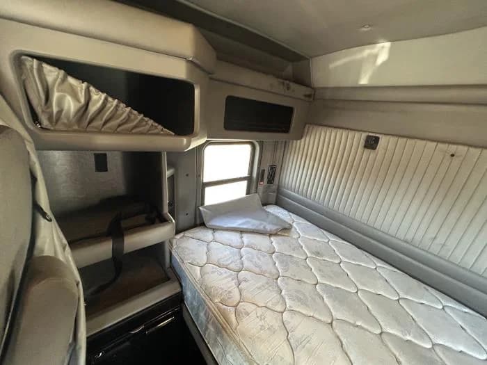 2019 Kenworth T800 — photo 18