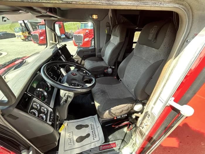 2019 Kenworth T800 — photo 11