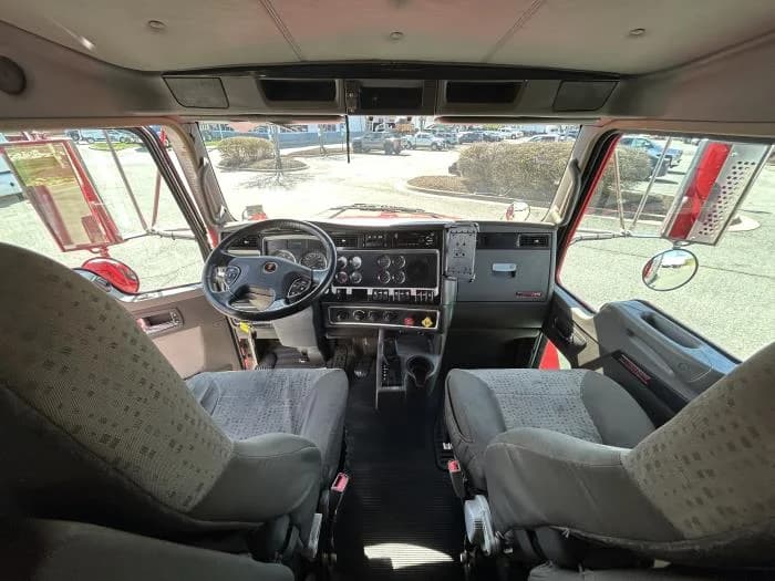 2019 Kenworth T800 — photo 12