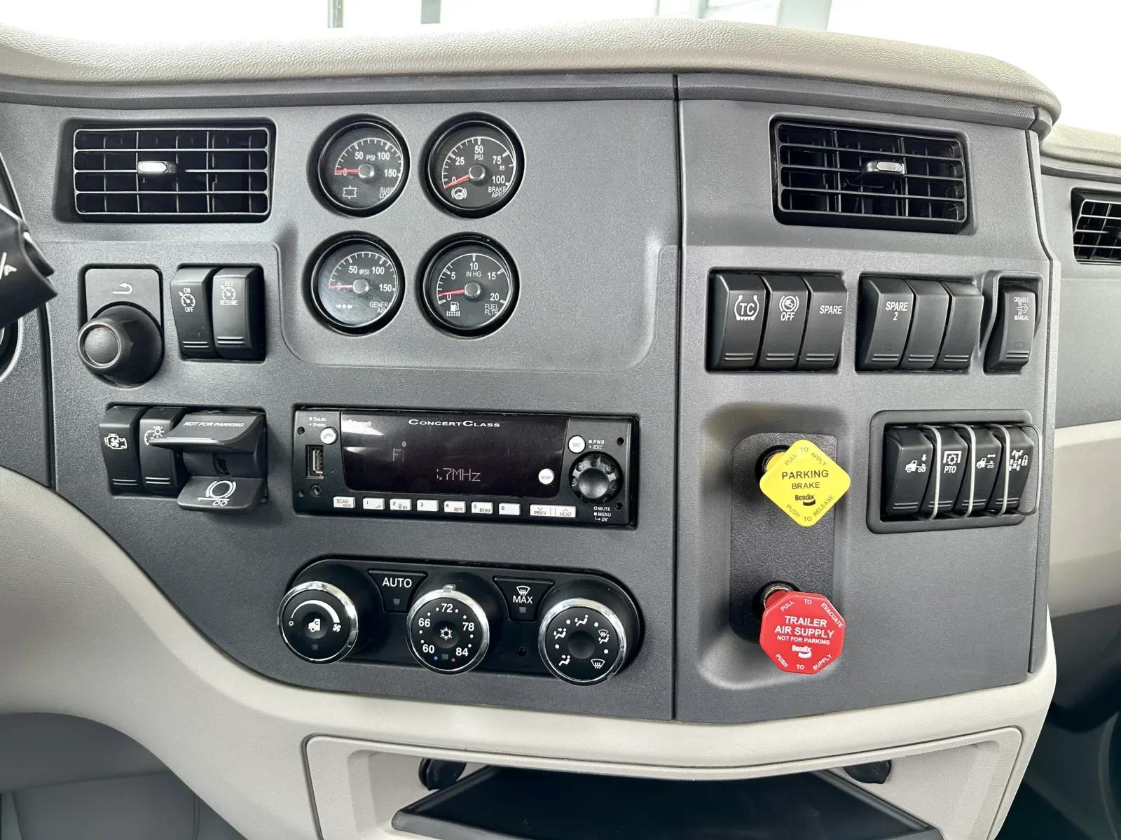 2022 Peterbilt 567 in New Lenox, IL — photo 18