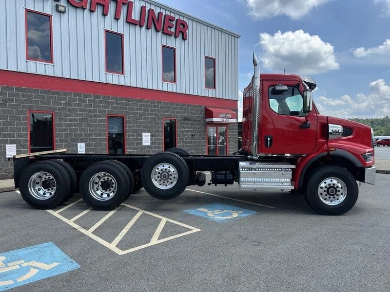 2026 Western Star 47X in Pittsburgh, PA — photo 2