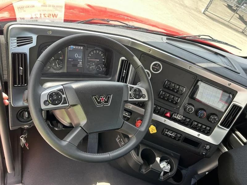 2026 Western Star 47X in Pittsburgh, PA — photo 10