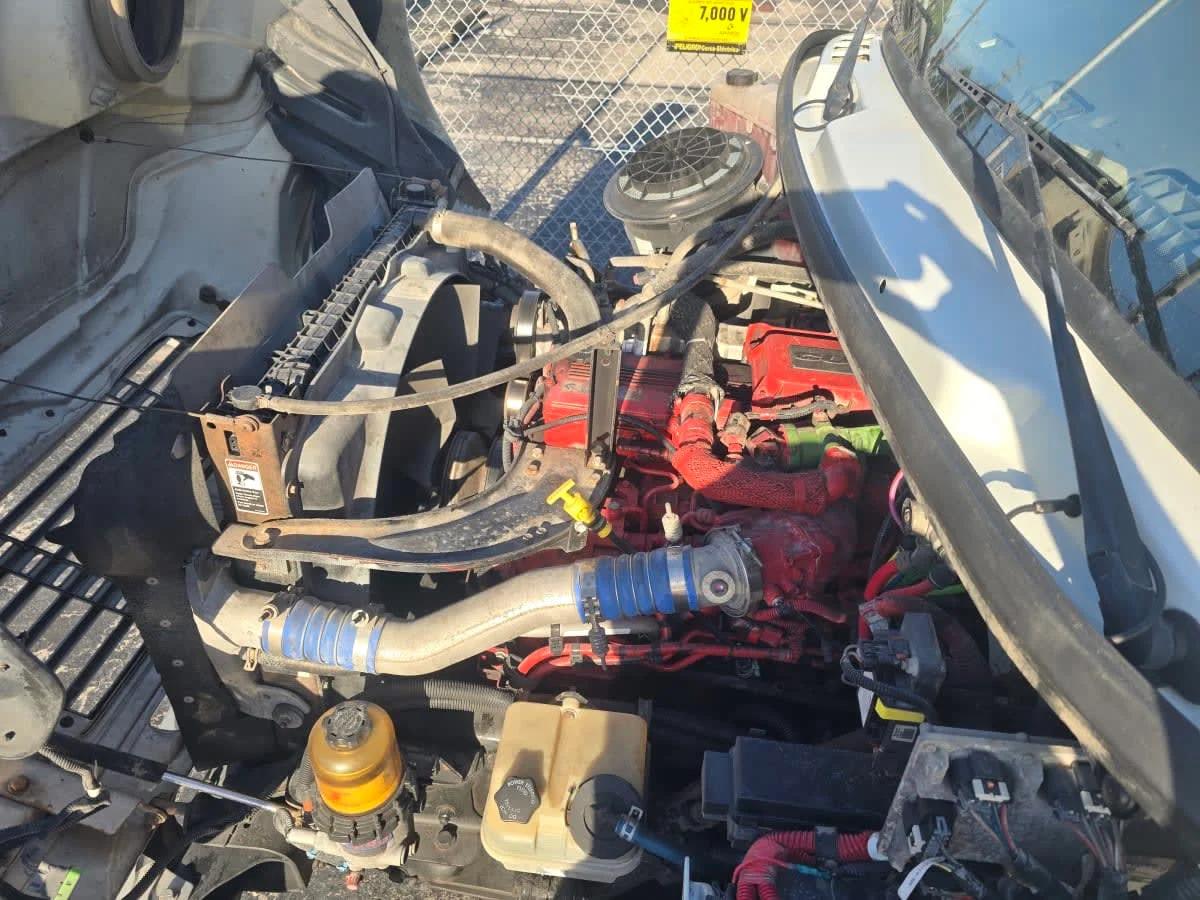 2014 Freightliner M2 106 in Tampa, FL — photo 9