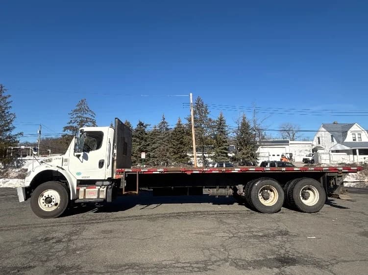 2019 Freightliner M2 106 in Parsippany, NJ — photo 4