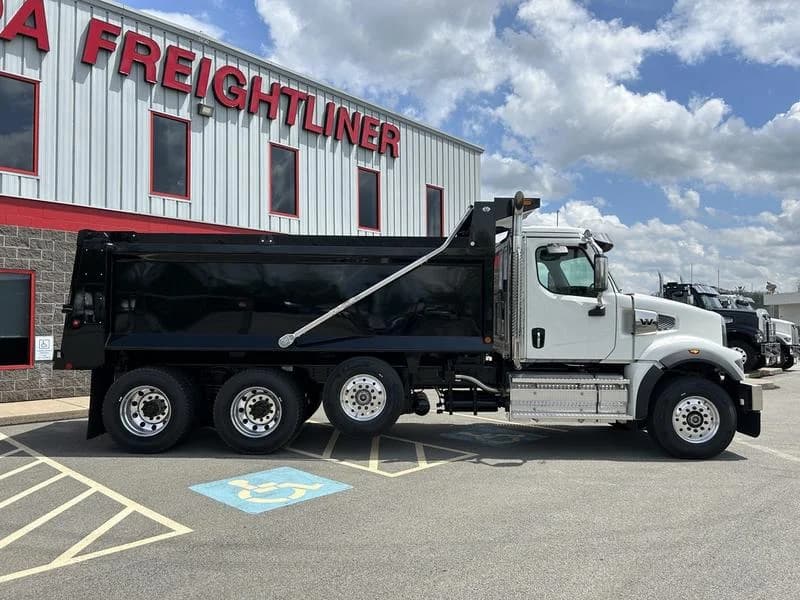 2025 Western Star 49X in Pittsburgh, PA — photo 2