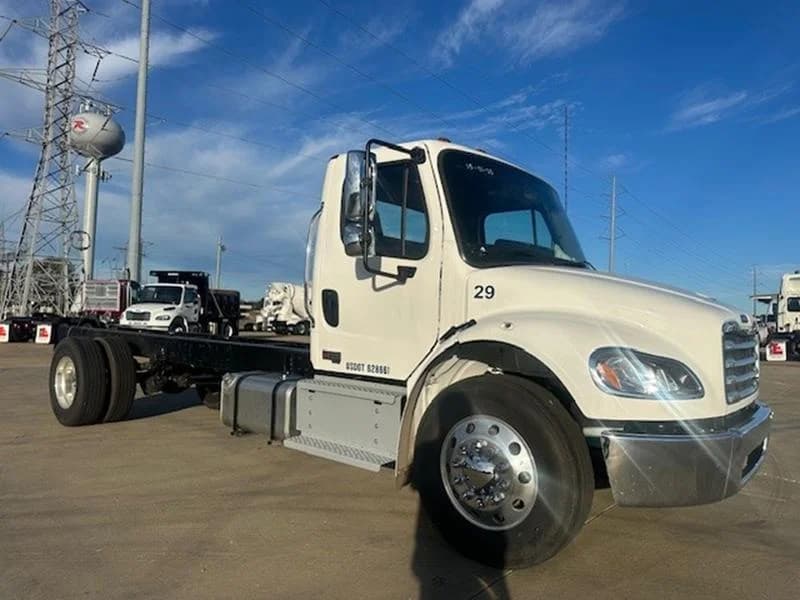 2026 Freightliner M2 106 in Jackson — photo 2
