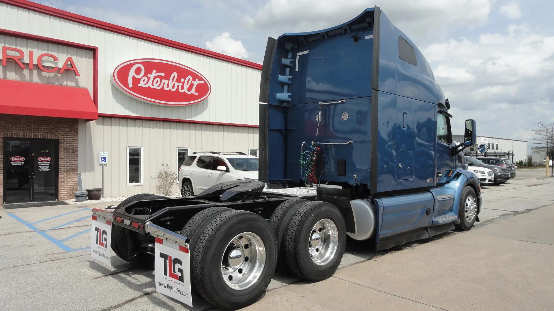 2022 Peterbilt 579 in O'Fallon, MO — photo 3