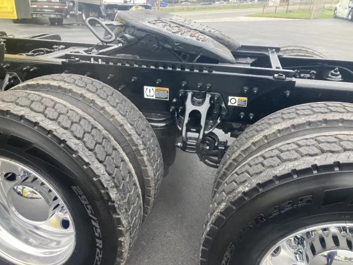 2021 Peterbilt 579 in Charlotte, NC — photo 9