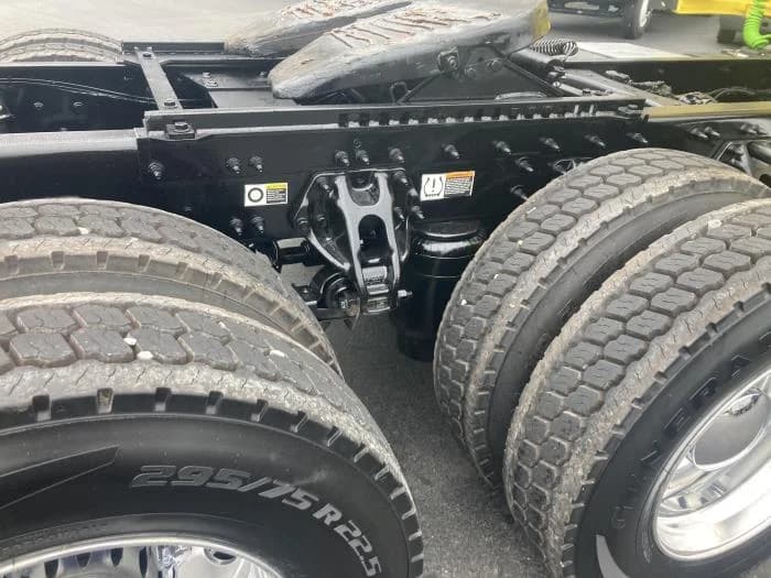2021 Peterbilt 579 in Charlotte, NC — photo 8