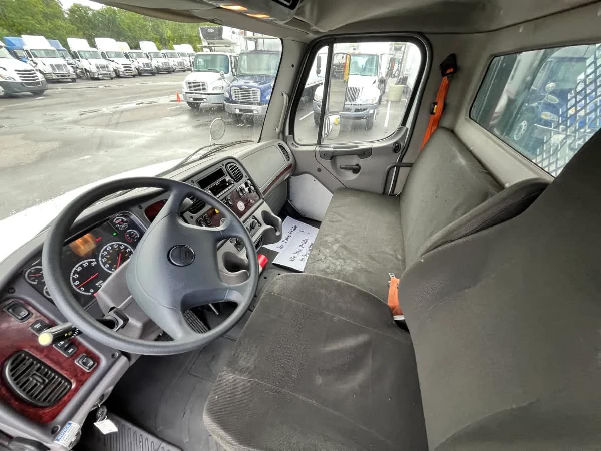 2014 Freightliner M2 106 in Beltsville, MD — photo 7