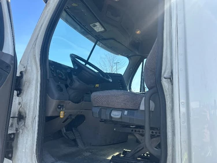 2019 Freightliner Cascadia in Londonderry, NH — photo 10