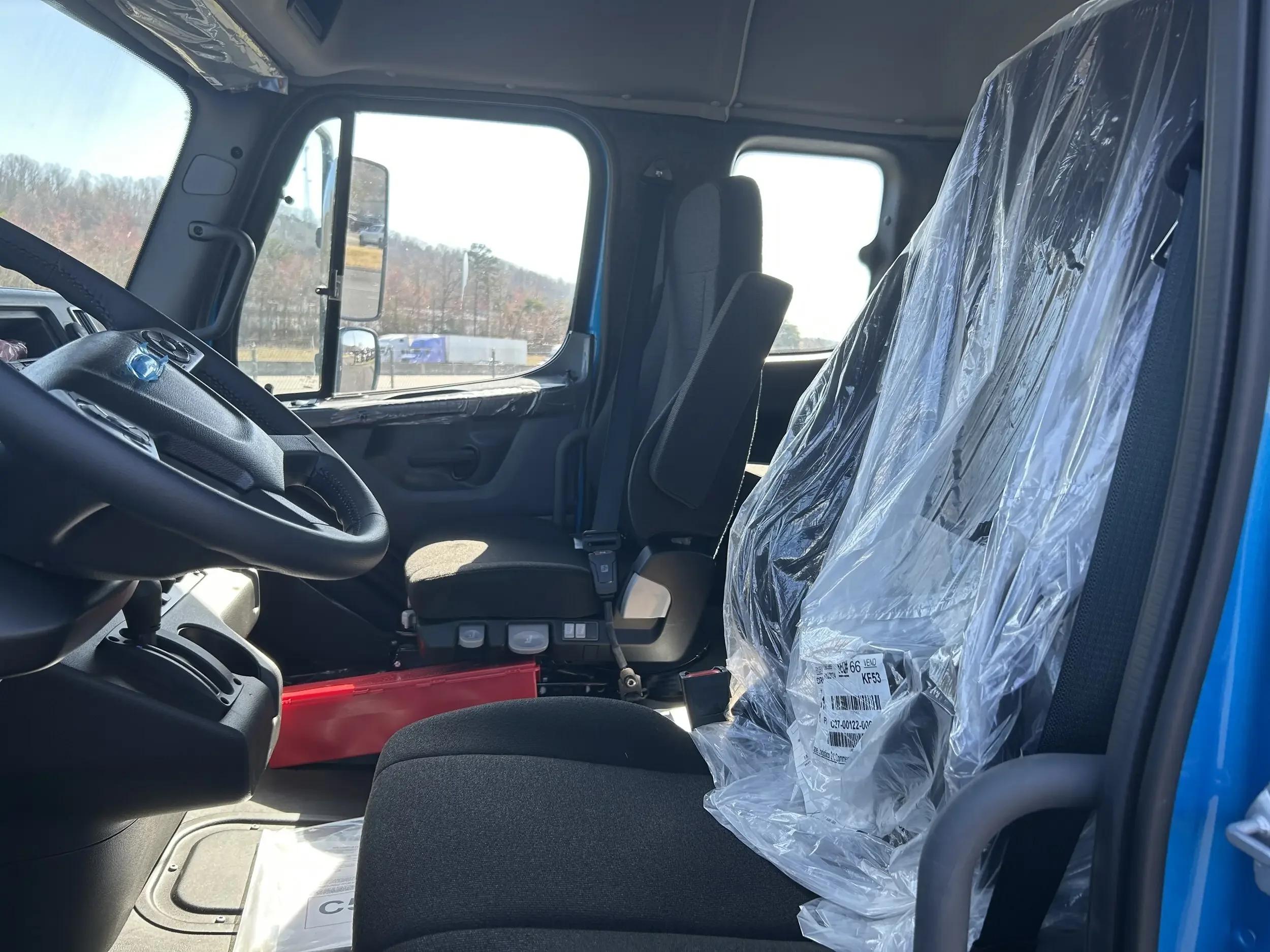 2025 Freightliner M2 106 in Knoxville, TN — photo 8