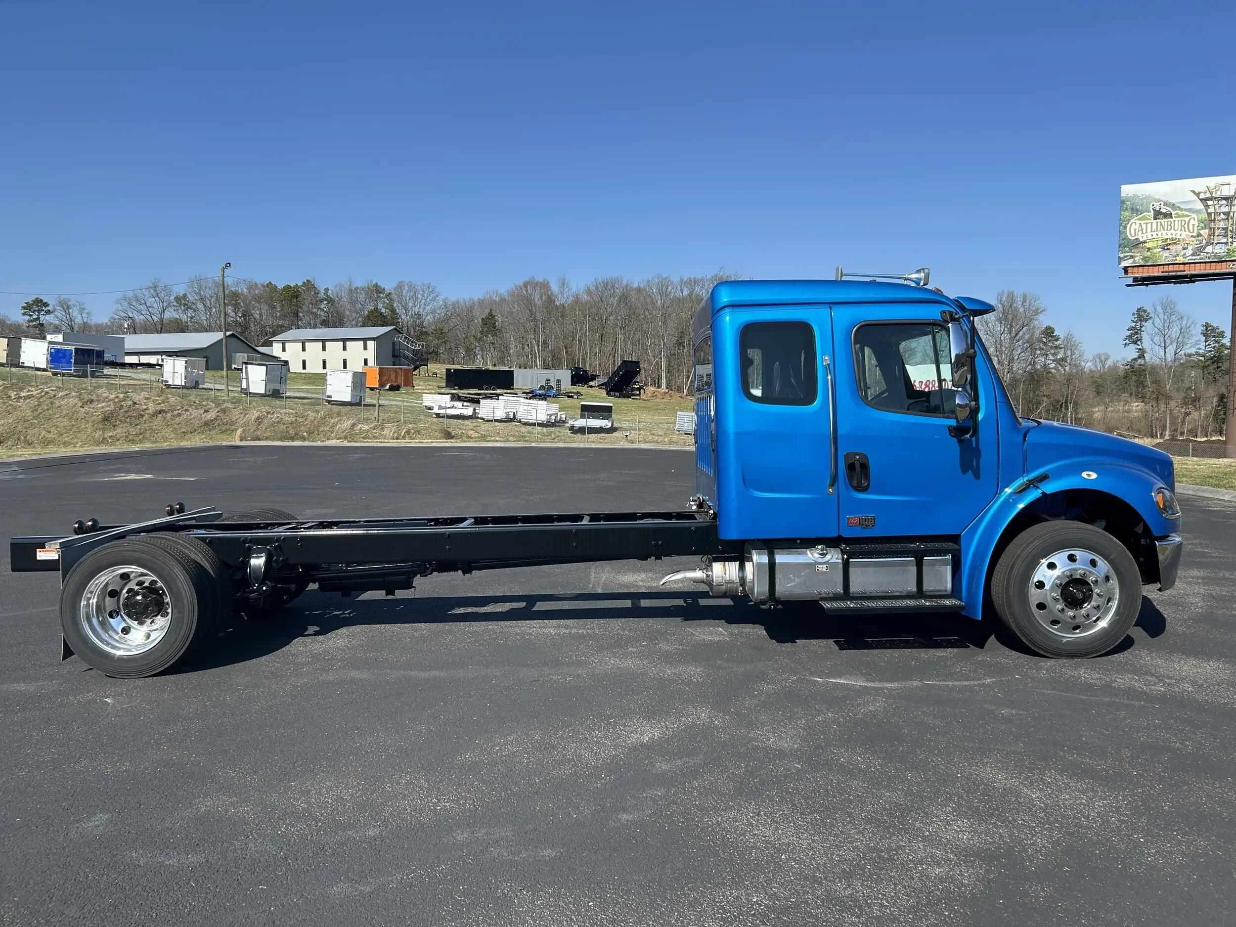 2025 Freightliner M2 106 in Knoxville, TN — photo 5