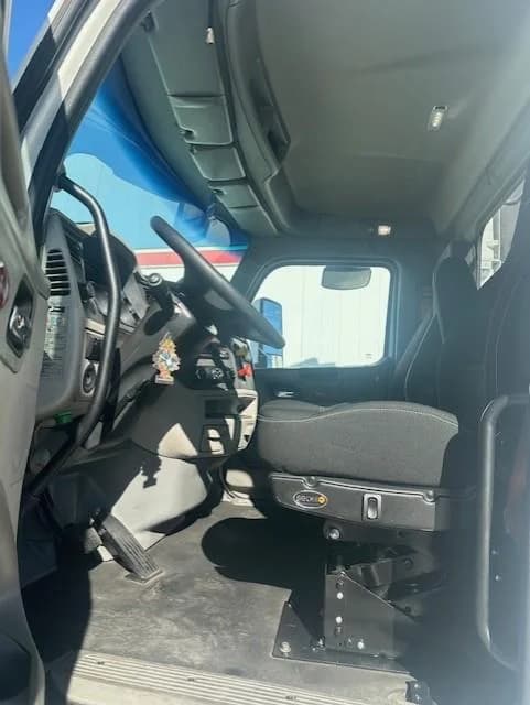2020 Peterbilt 579 in Fontana, CA — photo 9