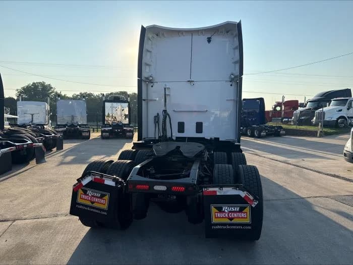 2021 Peterbilt 579 in Dallas, TX — photo 12