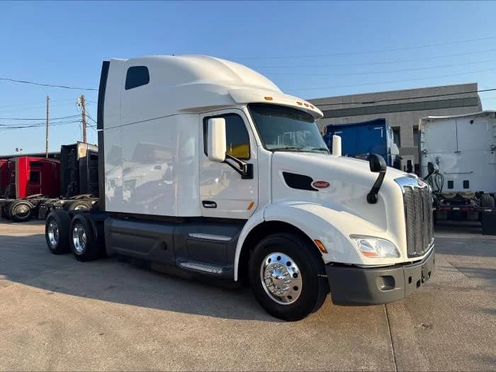 2021 Peterbilt 579 in Dallas, TX — photo 3
