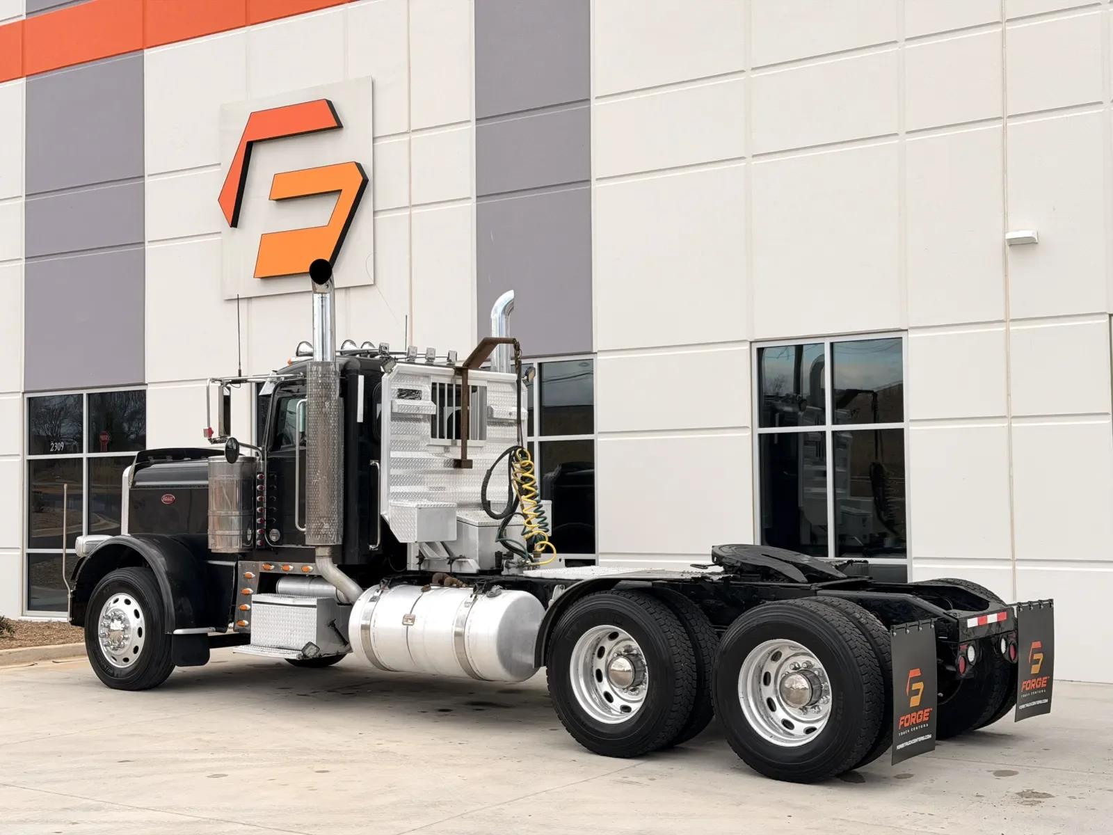 2012 Peterbilt 389 in Greer, SC — photo 6
