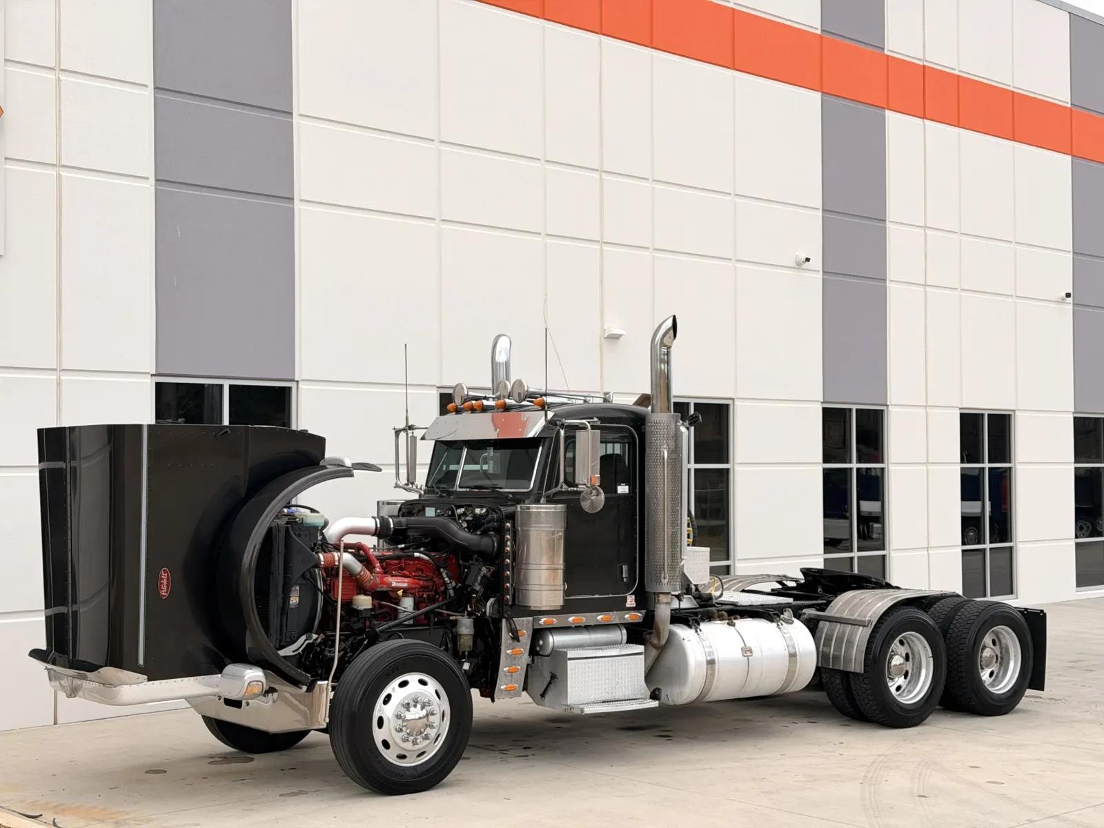 2012 Peterbilt 389 in Greer, SC — photo 10