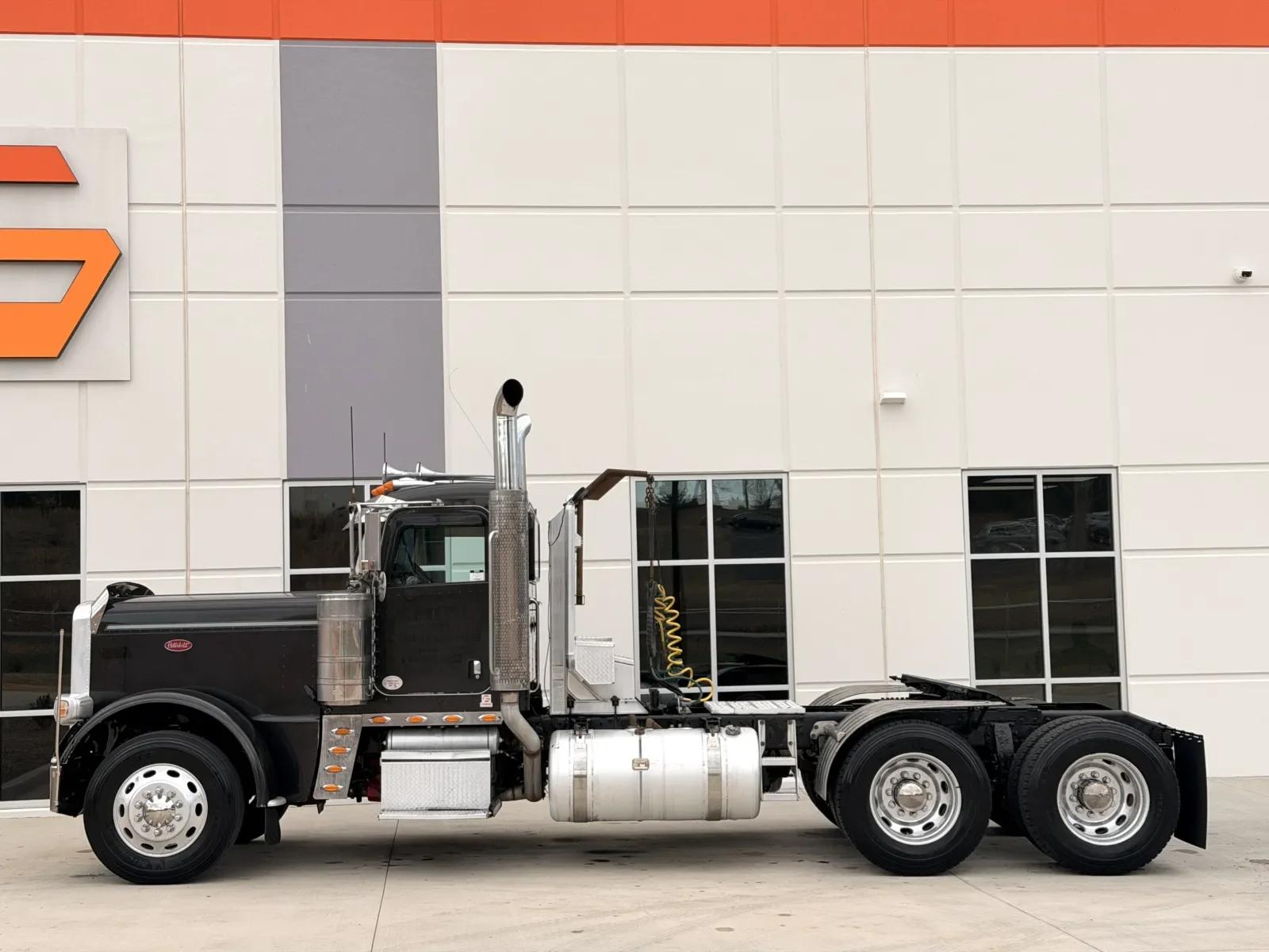 2012 Peterbilt 389 in Greer, SC — photo 4