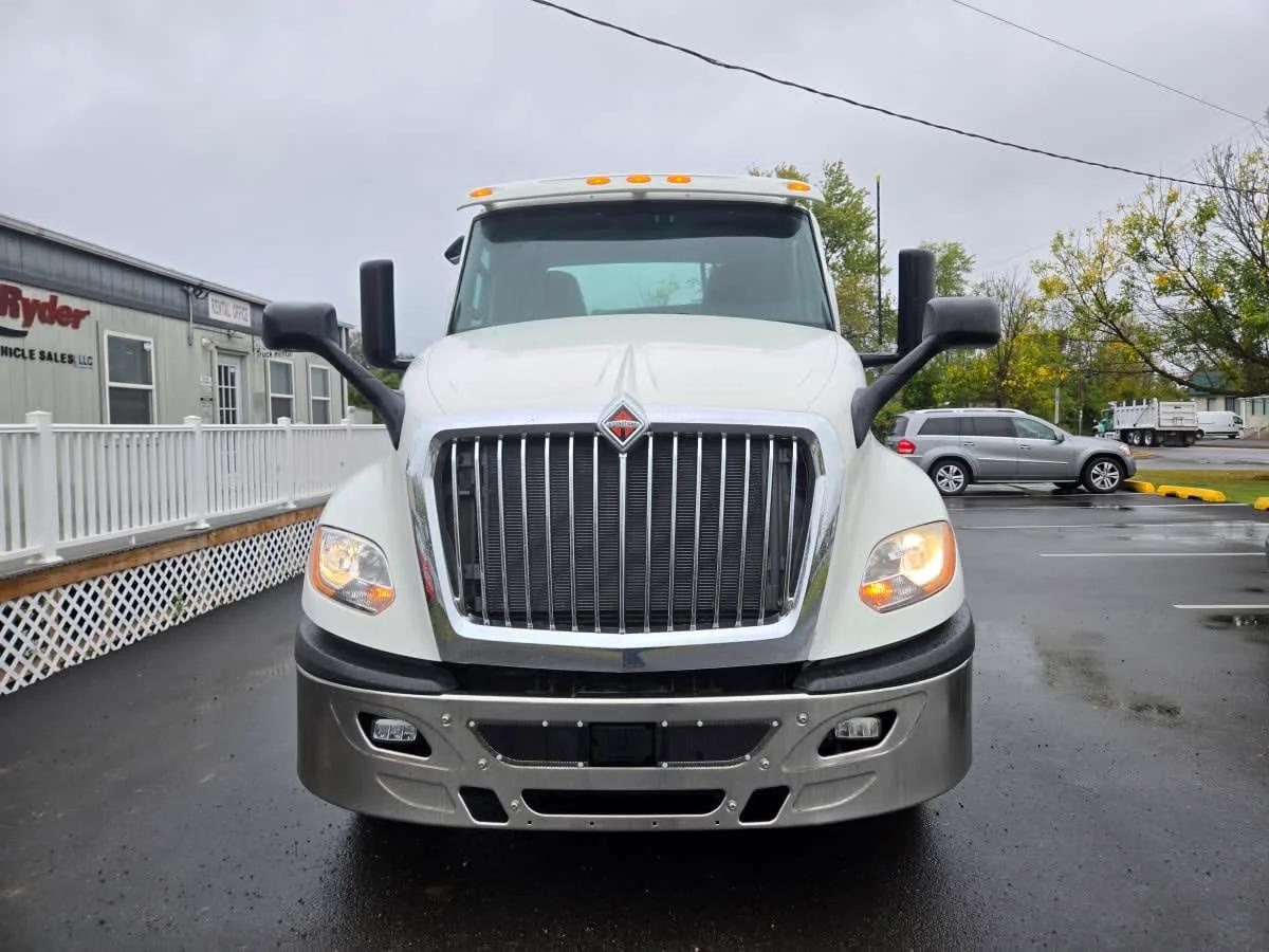 2019 International LT in Bensalem, PA — photo 2