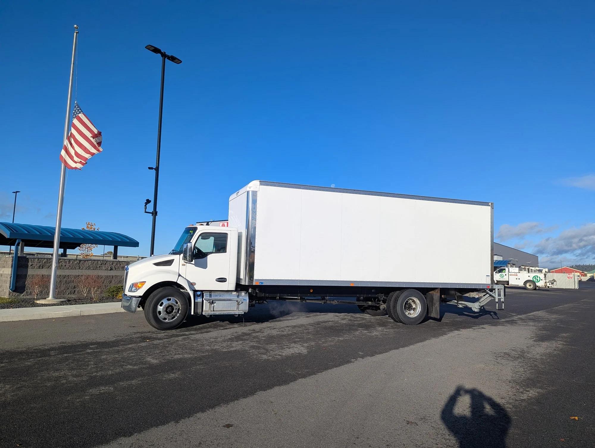 2025 Kenworth T280