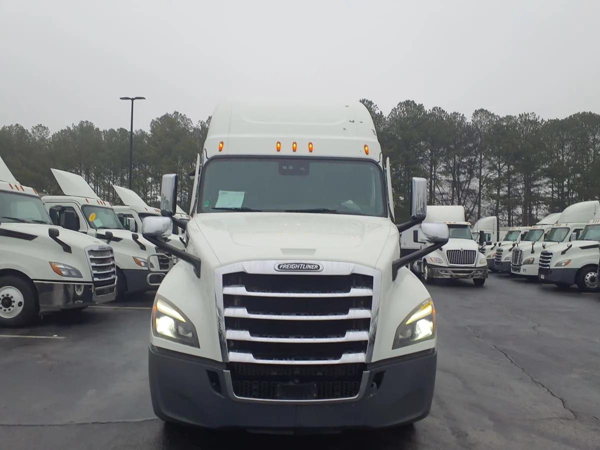 2022 Freightliner Cascadia in Atlanta, GA — photo 2