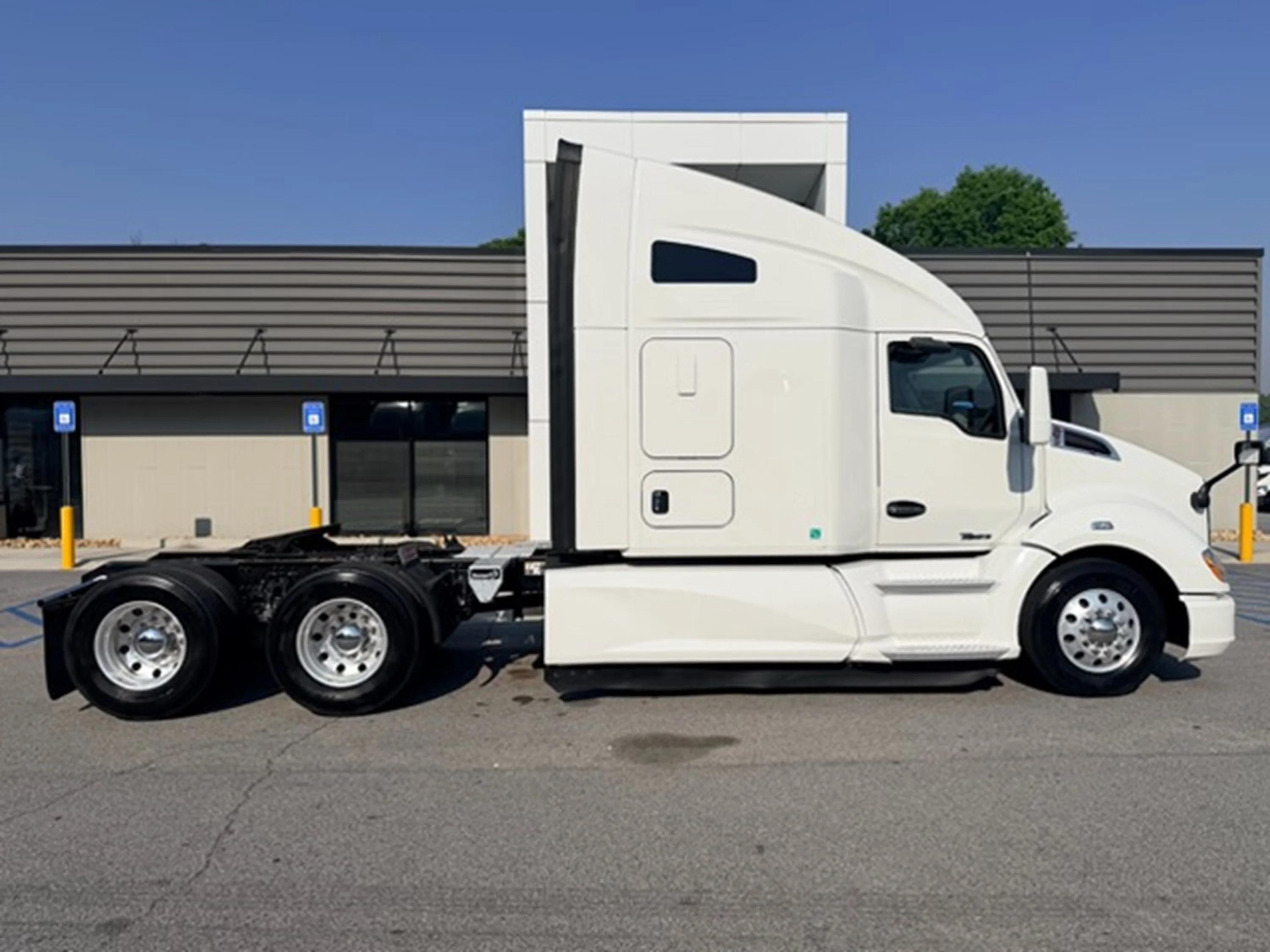 2022 Kenworth T680 in GA — photo 2