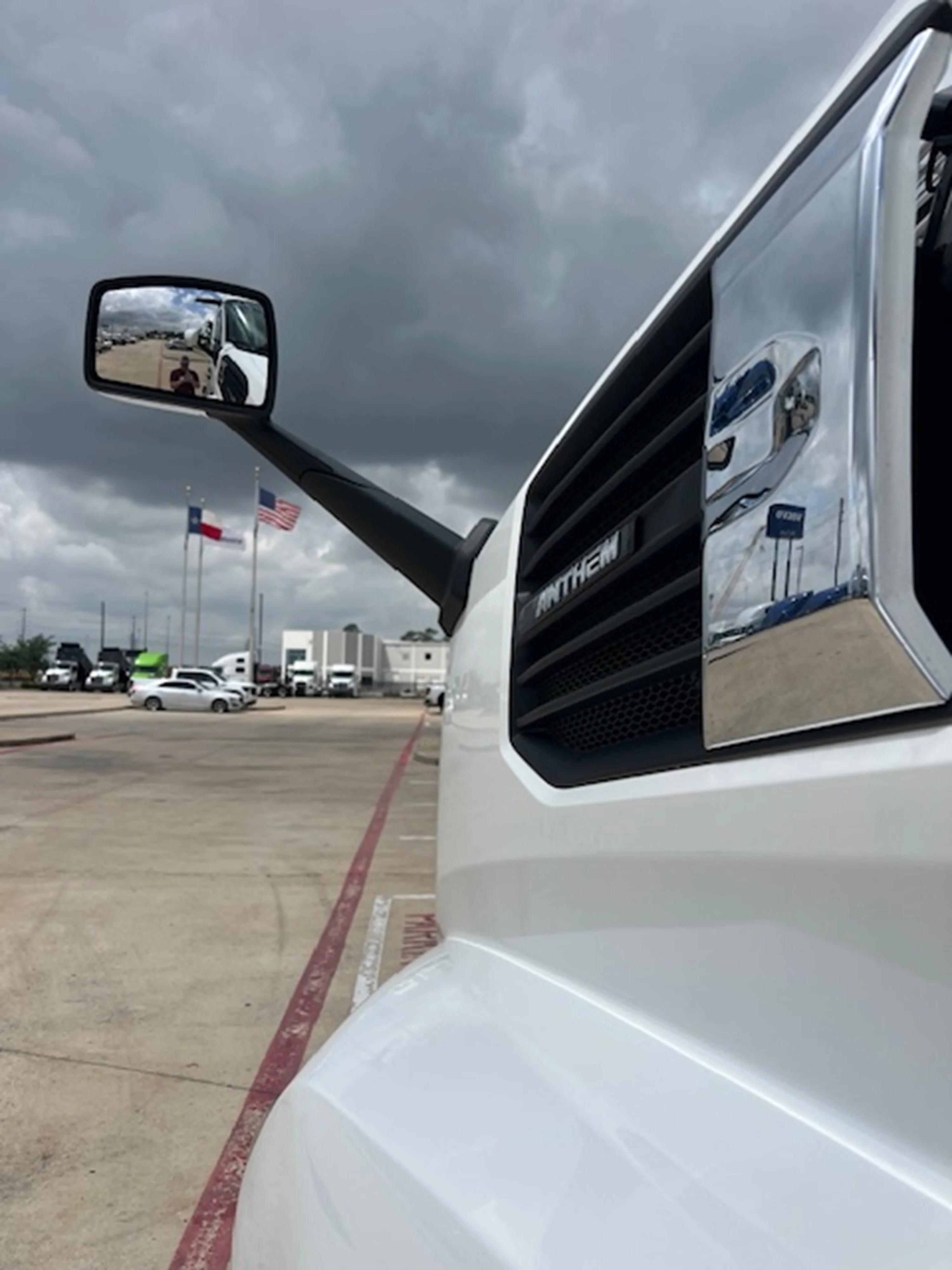 2027 Mack Anthem in HOUSTON, TX — photo 4
