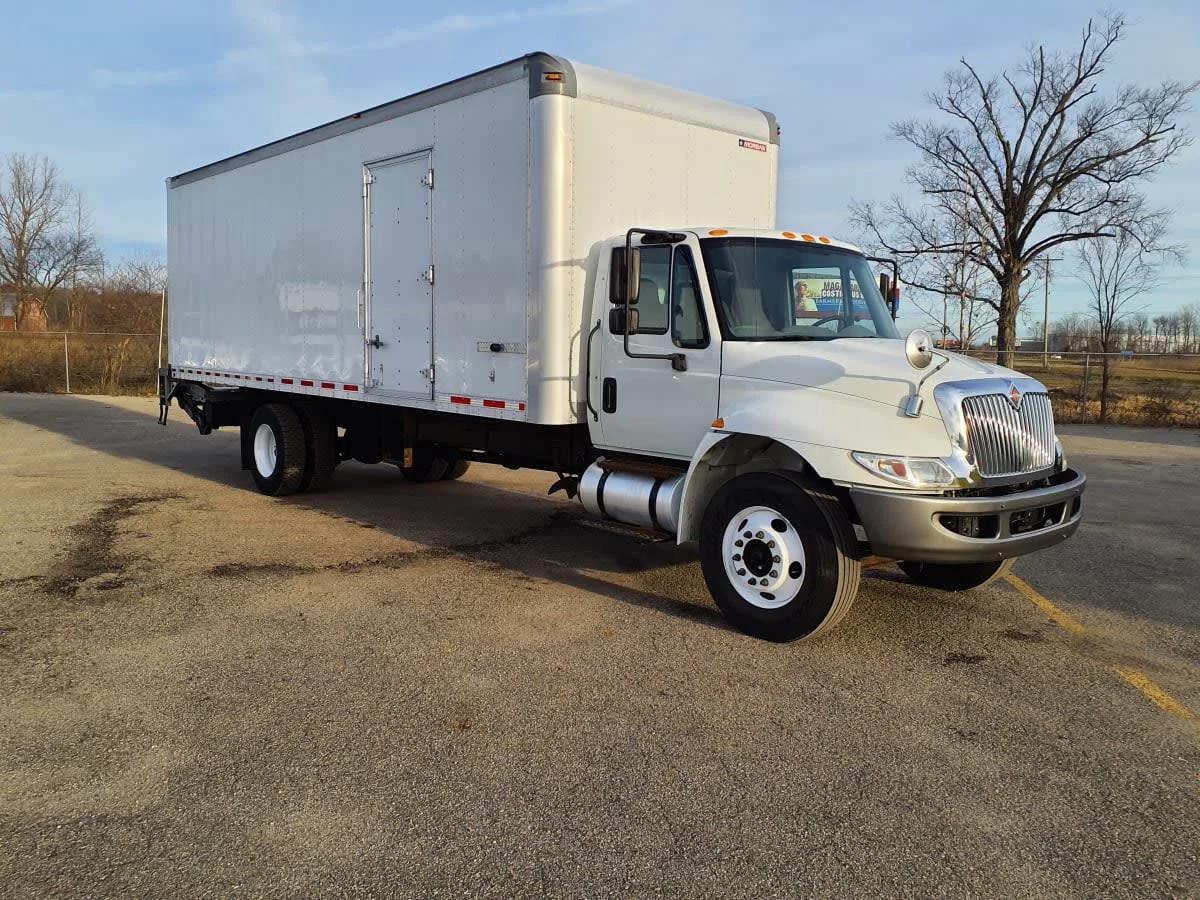 2018 International 4300 in Wayland, MI — photo 3