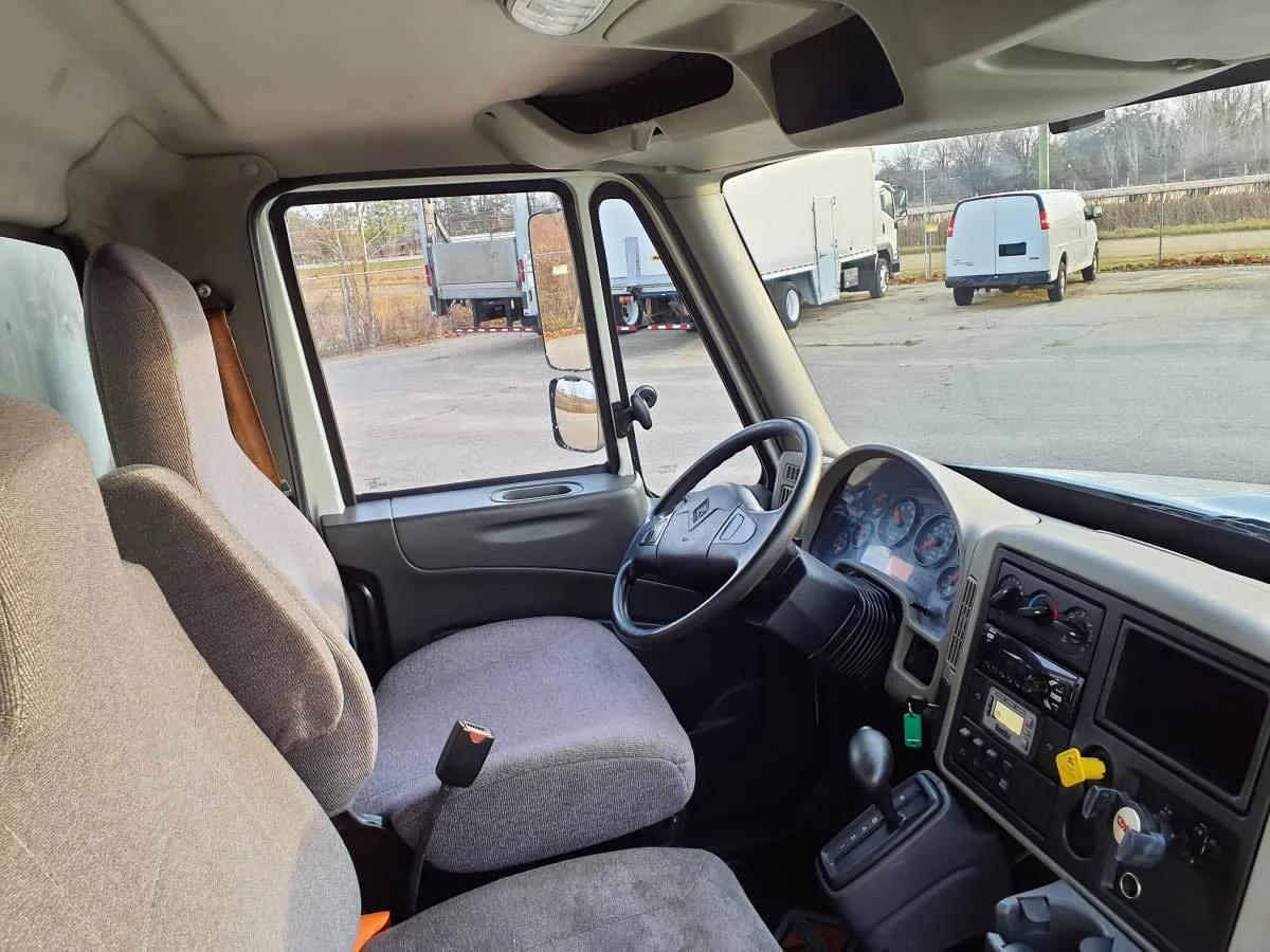 2018 International 4300 in Wayland, MI — photo 7