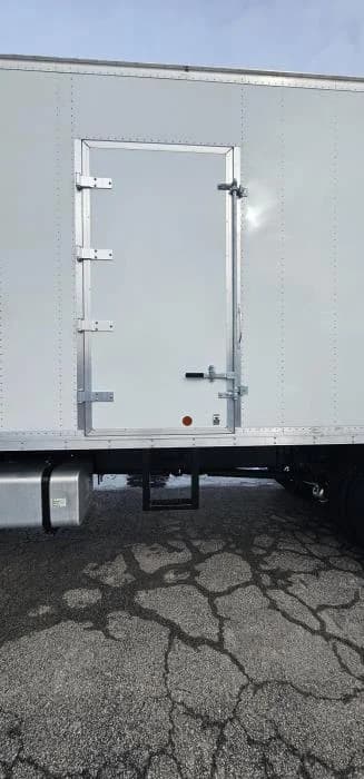 2025 Isuzu FTR in Olathe, KS — photo 6