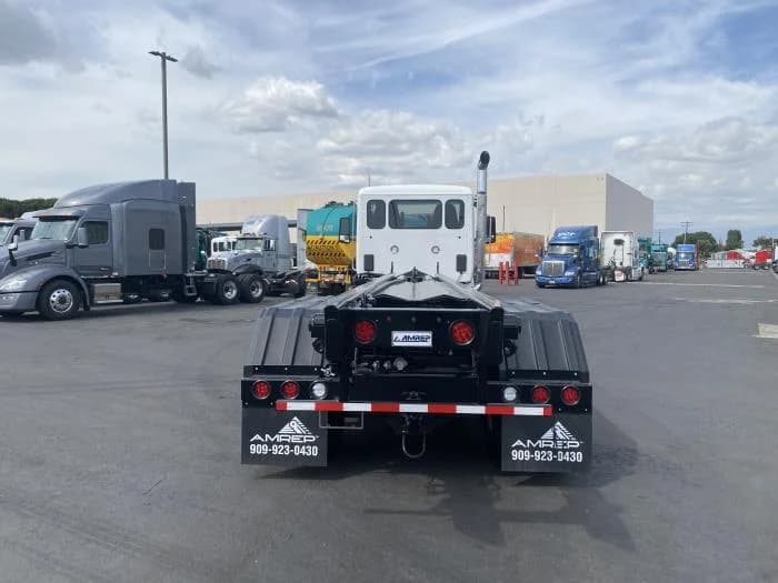 2027 Peterbilt 567 in Sylmar, CA — photo 11