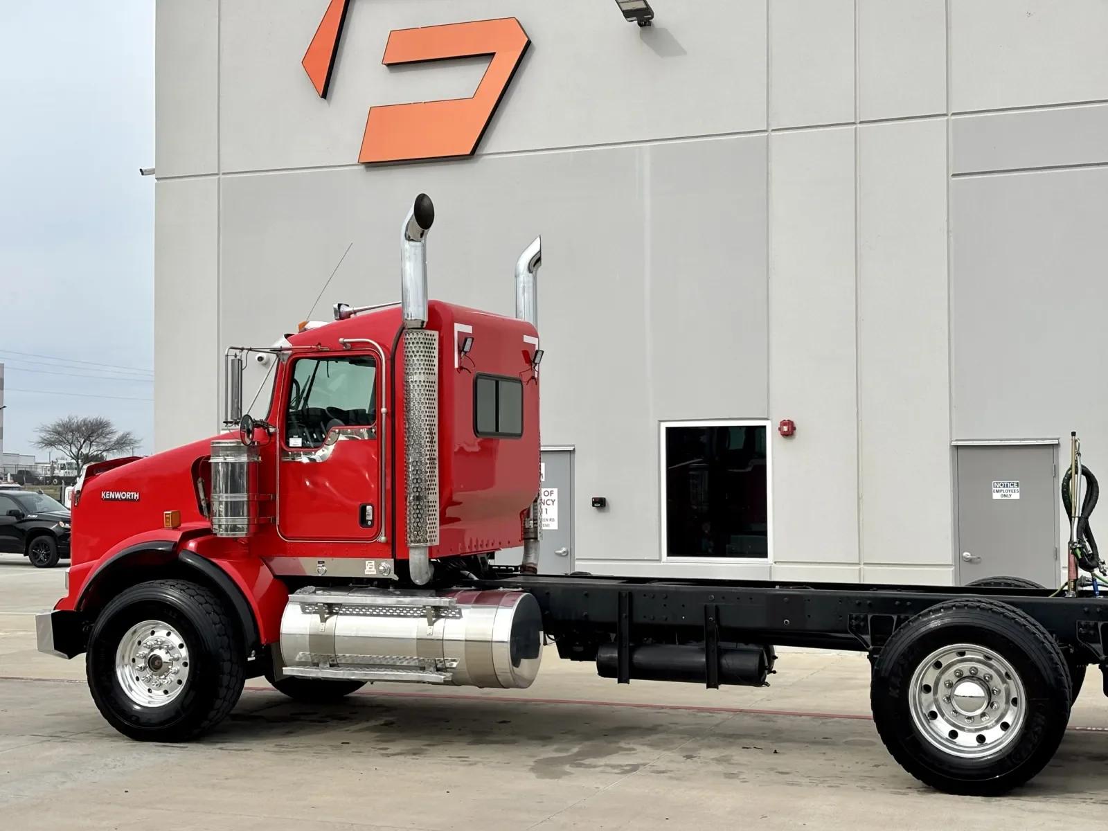 2020 Kenworth T800 in Hutchins, TX — photo 8