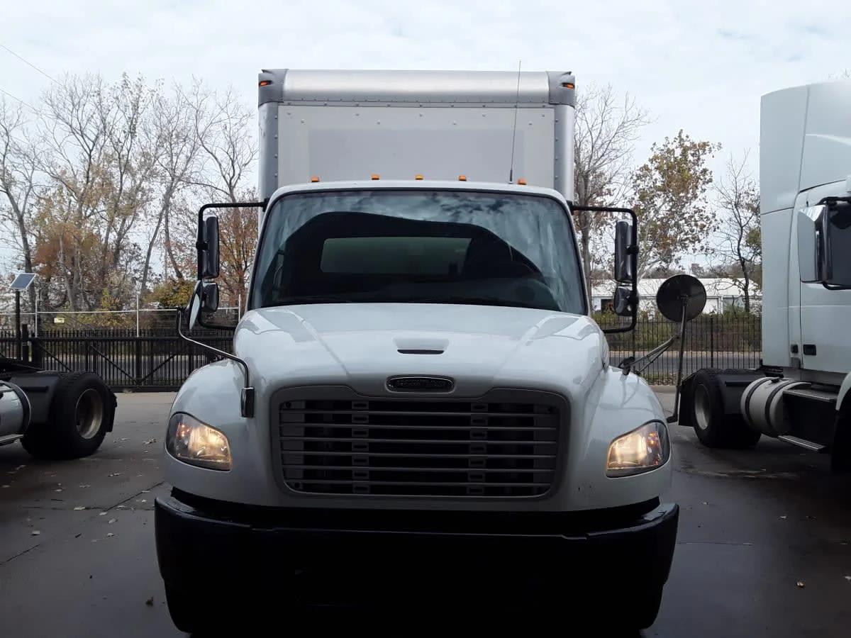 2019 Freightliner M2 106 in Kansas City, MO — photo 2