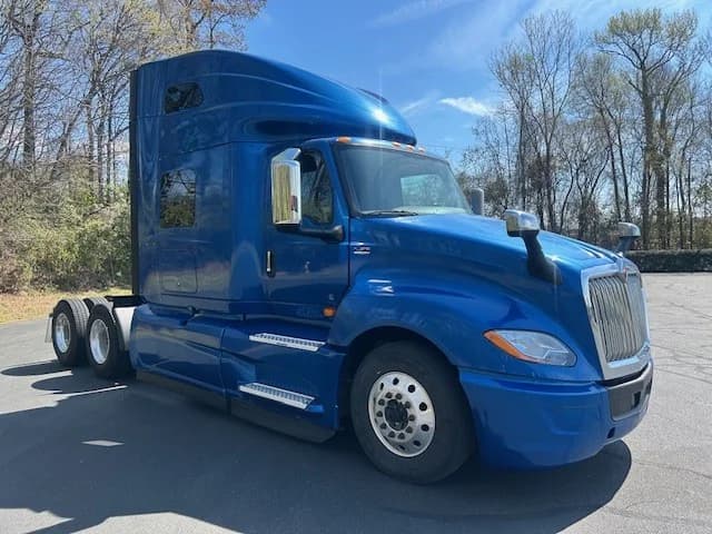 2021 International LT in Charlotte, NC — photo 3