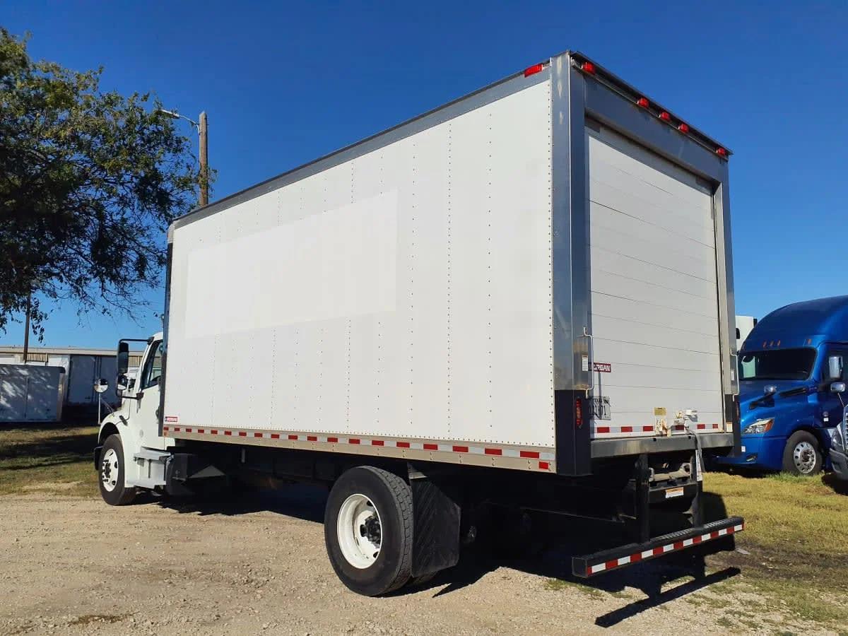 2018 Freightliner M2 106 in Converse, TX — photo 6