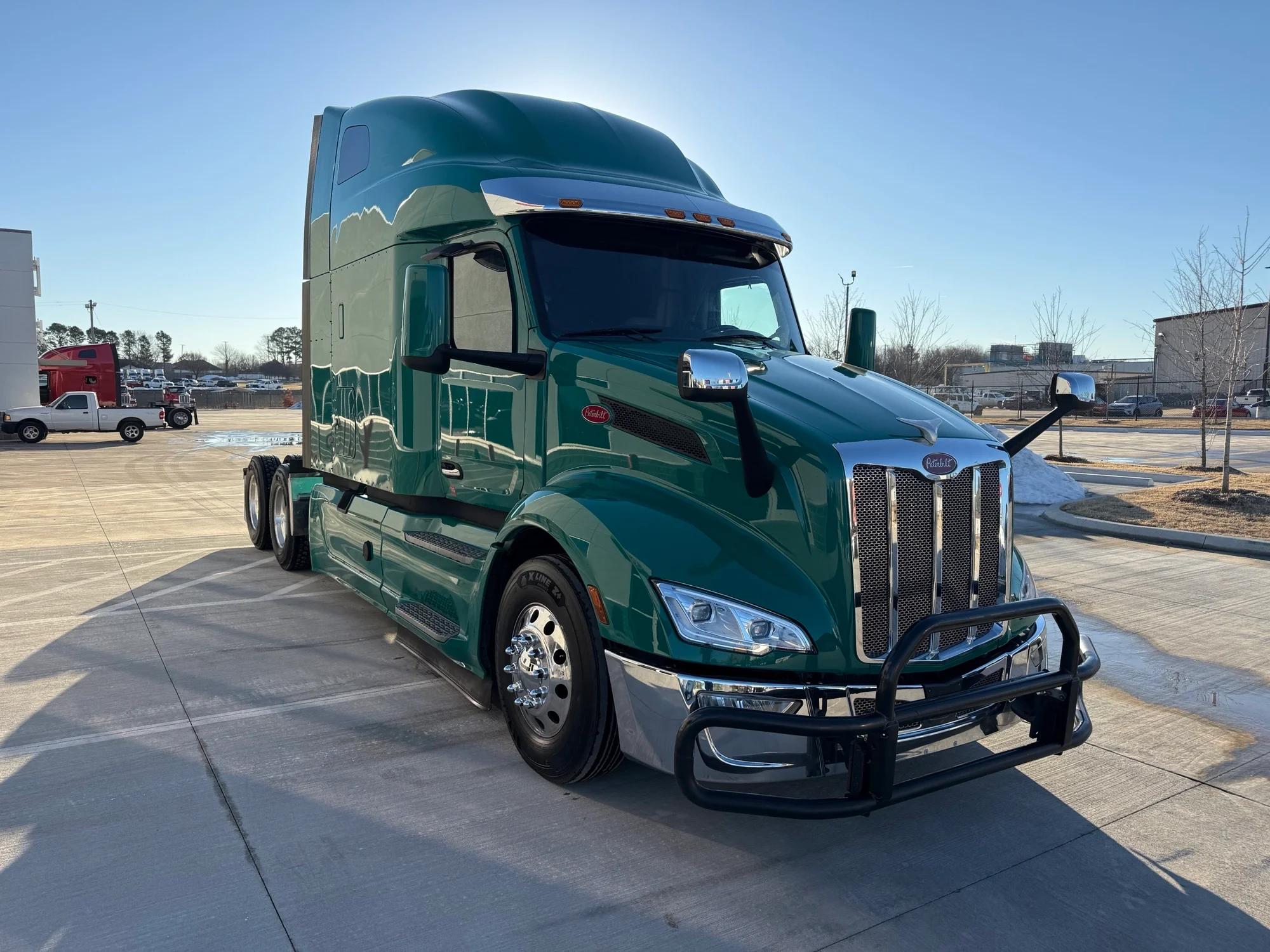 2023 Peterbilt 579 in Lowell, AR — photo 7