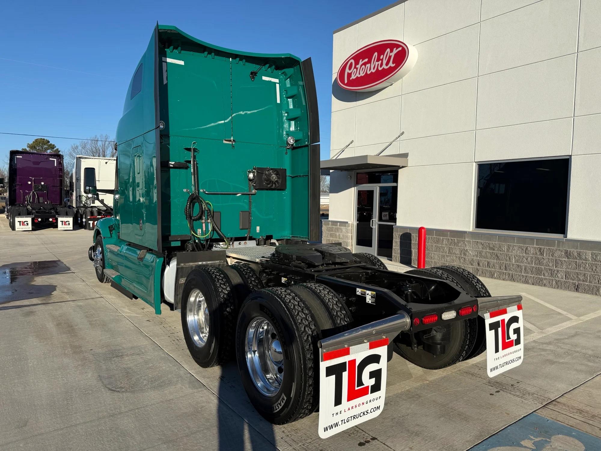 2023 Peterbilt 579 in Lowell, AR — photo 3